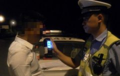 男子两次无证酒驾被同一交警查获