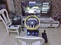男子受够教练的气 买驾驶模拟器自学科三