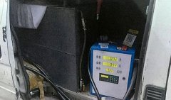 可怕！请留意您身边的小面包车