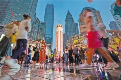国庆中秋长假 876万人次逛渝中 花了23个亿