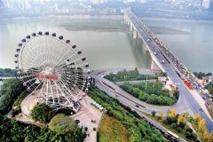 送走重庆游乐园摩天轮 还有多处摩天轮可以耍