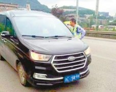孕妇胃出血 民警打通生命通道