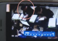 男子酒后“拿”走火锅店手机 称是无心之举