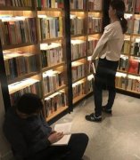 重庆市民周末忙充电 书店打拥堂