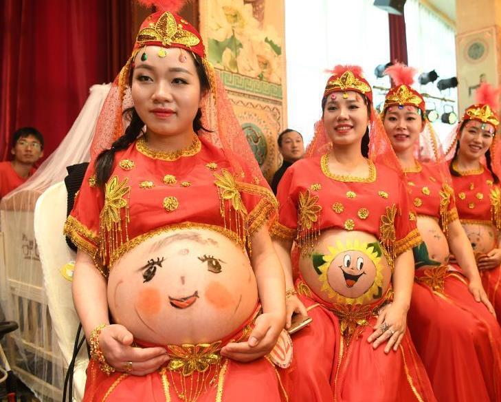 重庆孕妈创意肚皮彩绘 一个比一个逗