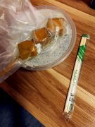 小伙米线里吃出黑虫不追究 老板受感动送关东煮
