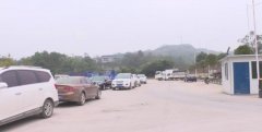 昔日荒地“变身”停车场 获周边居民点赞