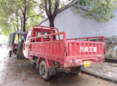 三轮车想超越电动车 导致三连撞损失五万余元
