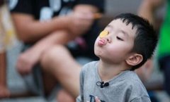 孩子常挤眉弄眼？当心！可能是患上了儿童抽动症