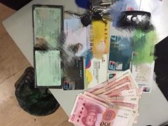 女子乘车遗失钱包 民警视频追踪找回