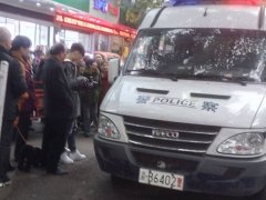 9旬老人流落街头 民警的话让她泪流不止