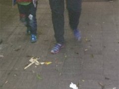 为了一个塑料袋  两摊主起纠纷