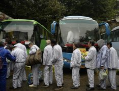 实拍重庆精神病院整体搬迁 726名患者秩序井然