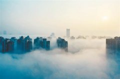 重庆现平流雾 高楼大厦如“海市蜃楼”