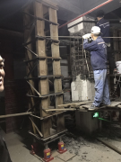 涪陵一小区车库多根承重柱断裂  当地建委介入调查