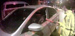 央求喝酒的他代驾一段  迎头就遇见民警