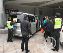 胆儿大！黑车贴上“城际巴士”字样冒充营运巴士