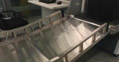 重庆独有车型！5号线列车门更宽扶手更多