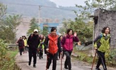 开州涌现“徒步一族”  日行山林数十公里