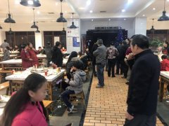 等了两小时也没吃上火锅  食客直接报警了