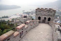 重庆“最短长城”流传网络 在上面可看高峡平湖