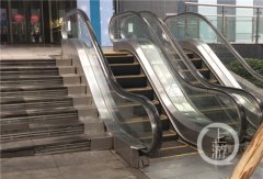 重庆现“迷你电梯” 只有八步梯坎