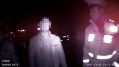 两车发生擦挂   司机动手打人