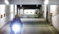 重庆现波浪车库：进像起飞 出像蹦极