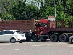 璧山周一车祸频发 追尾事故一定要小心