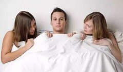 遭小三发亲密照挑衅 她一怒暴打出轨丈夫