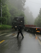 重庆的天气和地形都魔幻 外地司机原地打转一小时