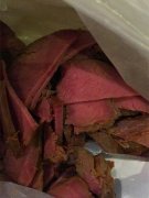 超市买的酱牛肉却吃不出牛肉味 一咬一口渣