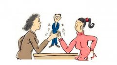 婆子妈对老公太亲昵 引女子醋意大发