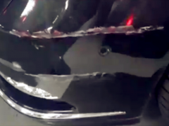 百万豪车被擦挂 2男子纠扯不清报警