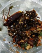 食客点的外卖里  竟然有大蟑螂